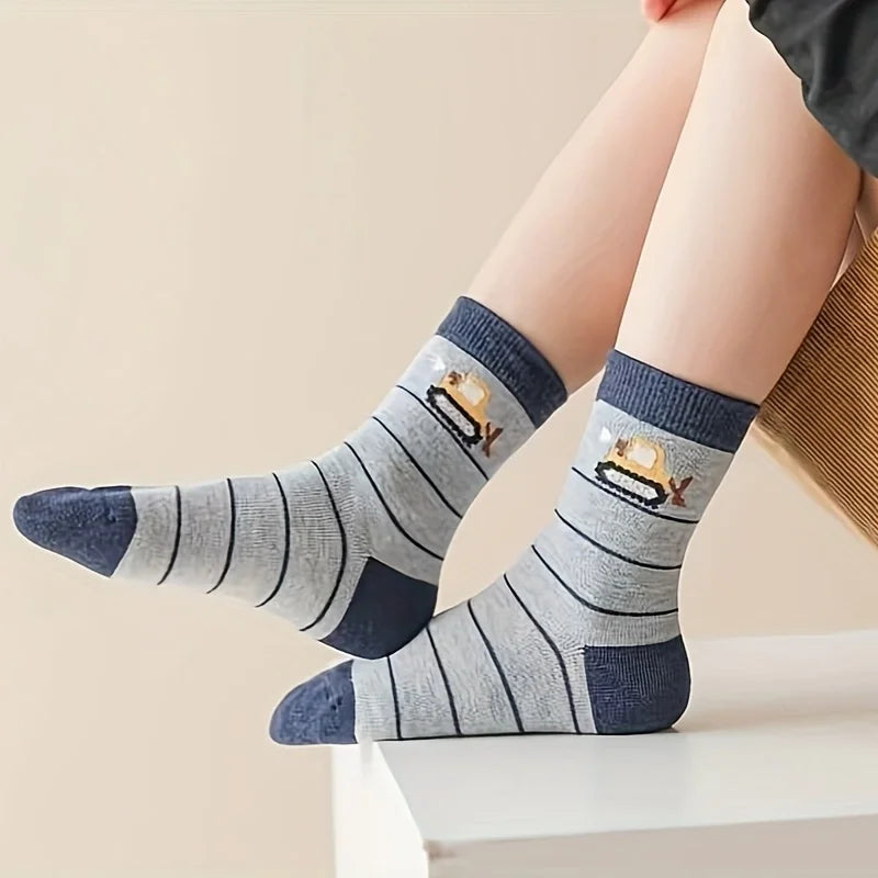 Children's car cartoon stripe pattern mid tube socks are comfortable, breathable,  sweat absorbing.