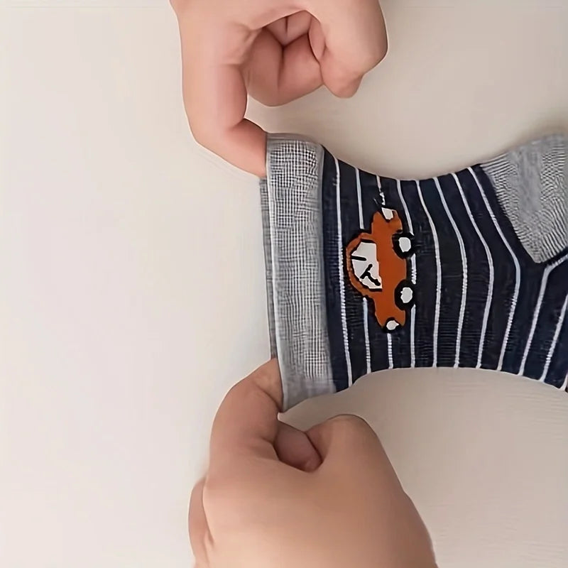 Children's car cartoon stripe pattern mid tube socks are comfortable, breathable,  sweat absorbing.