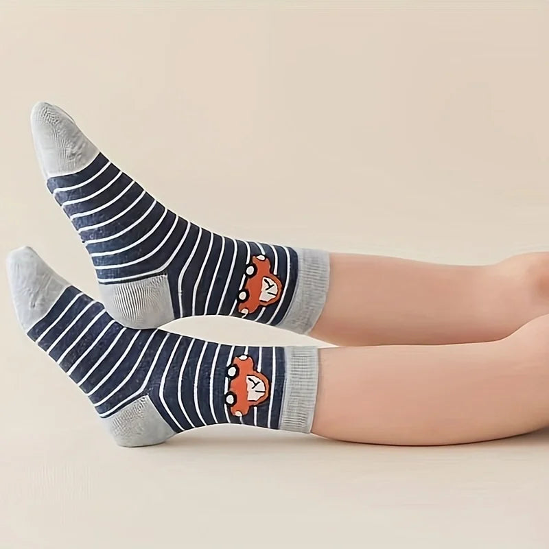 Children's car cartoon stripe pattern mid tube socks are comfortable, breathable,  sweat absorbing.